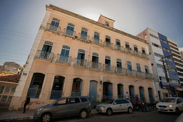 Biblioteca Pública arrecada kits de higiene pessoal para mulheres em vulnerabilidade