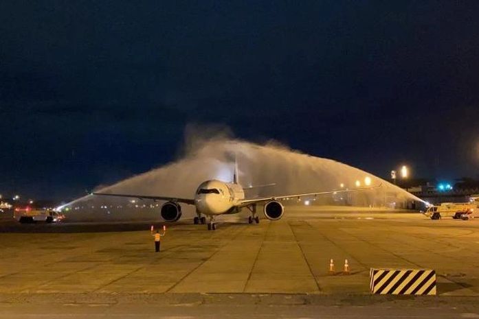 Lote de 2 milhões de doses da vacina da AstraZeneca/Oxford chega ao Rio de Janeiro