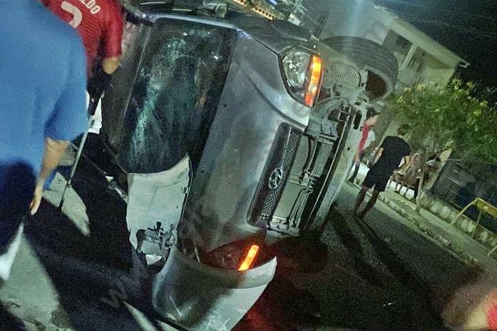 Populares destroem veículo após mulher atropelar quatro pessoas e matar uma, no interior de AL