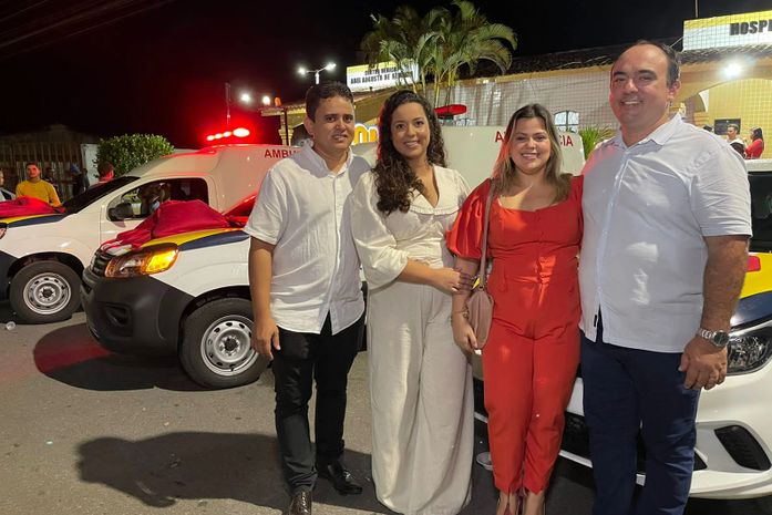 Junqueiro comemora 40 anos do Hospital Municipal Teófilo Pereira com entrega de ambulâncias