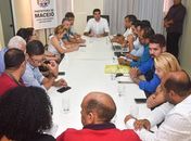 Reunião entre o prefeito e representantes sindicais