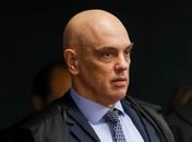 Em decisão, Moraes cita "eventual tentativa de fuga" de Bolsonaro