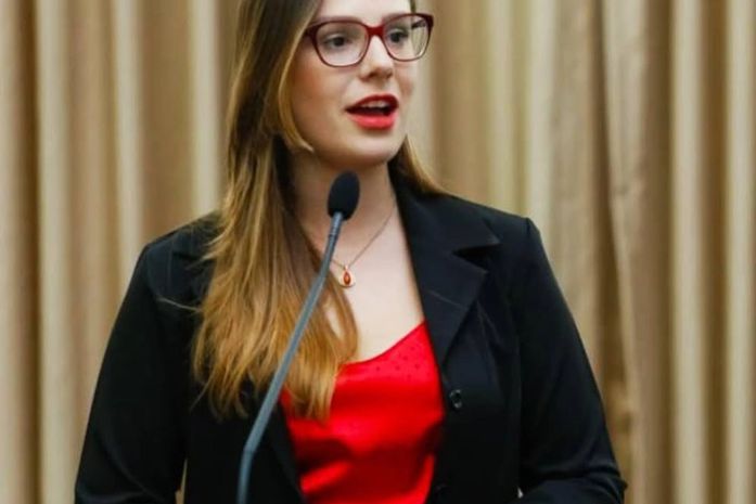 Vereadora Olívia Tenório homenageia as mulheres pela passagem de seu dia