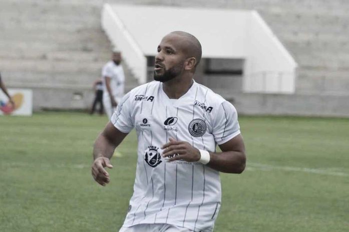 Após reunião com diretoria, lateral Ítalo decide permanecer no ASA