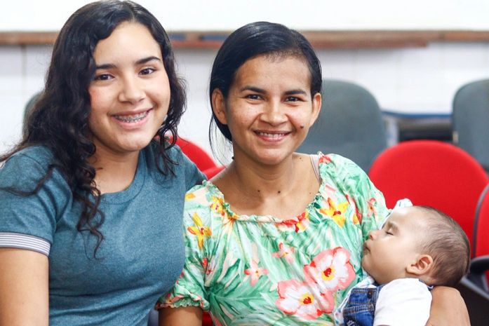 Sandra dos Santos e a filha Keila Rebeca, aluna do núcleo