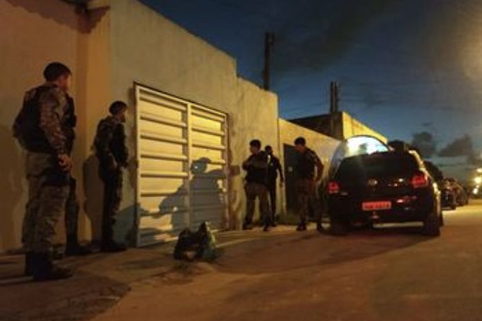 Militares já foram encaminhados para presídio militar.