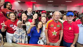 Teca Nelma participa de ato em defesa da democracia em Maceió no dia 8 de Janeiro