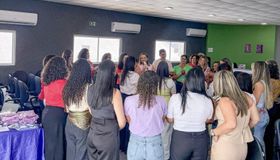 Secretaria da Mulher leva capacitação às equipes que atuam no combate à violência em Carneiros