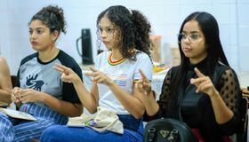 Secretaria de Educação oferece últimas vagas para curso gratuito de Libras até esta quarta-feira