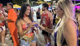 Carnaval também é cuidado: bloco leva apoio psicológico aos foliões no Jaraguá