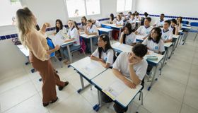 Estado convoca escolas para atuarem como novos polos do programa “Vem que Dá Tempo”