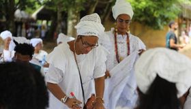 “Abraçando a Serra”: Mulheres de Axé ocupam Palmares em ato de resistência