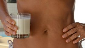 Quais os riscos do uso indiscriminado de suplementos alimentares? Nutricionista explica