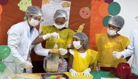 Oficina de culinária incentiva alimentação saudável na Pediatria do HGE