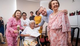 Secdef reúne mulheres idosas e homenageia centenárias em encontro estadual