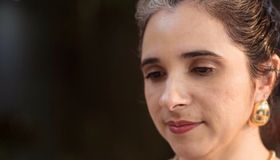 A exaustão como crachá: por que o cansaço feminino virou símbolo de status (e como parar isso)