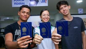 Estudantes do Daqui Pro Mundo iniciam emissão de passaportes nesta terça-feira