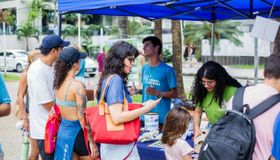 Projeto Corais de Alagoas realiza ação de conscientização ambiental na Orla de Ponta Verde
