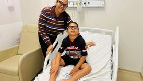 “Só tenho a agradecer”: mãe comemora recuperação do filho após cirurgia em hospital de Alagoas