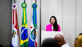 Teca Nelma vota contra novos empréstimos da Prefeitura de Maceió e critica votação em regime de urgência