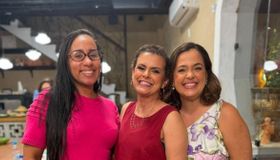 Entreaspas Assessoria lança podcast sobre saúde inspirado na experiência de jornalista com câncer de mama