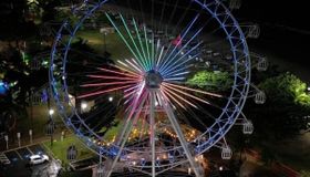 Roda Gigante de Maceió é iluminada com campanha nacional de combate ao trabalho infantil