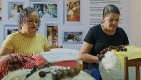 Minidocumentário “Fios e Tecidos” será lançado em Maceió e celebra a força do artesanato alagoano