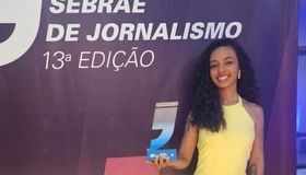 Estudante vence prêmio de jornalismo com reportagem sobre mulheres no mercado erótico