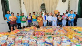 Governo de Alagoas entrega 2,5 toneladas de alimentos à Casa de Ranquines