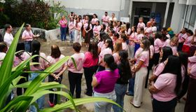 Sesau promove ação educativa sobre prevenção e diagnóstico precoce do câncer de mama
