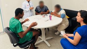 Quando conversar também faz parte do tratamento: conheça o trabalho de psicólogos em hospital de AL