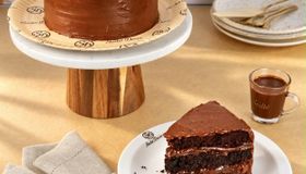 Sodiê Doces lança Bolo Matilda #200 e estreia formato redondo no cardápio