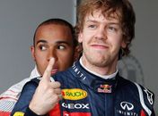 Vettel dá show na Austrália, aniquila rivais e marca a primeira pole de 2011