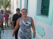 Presa pela PF, Angela Garrote chega sorrindo ao IML e se diz tranquila