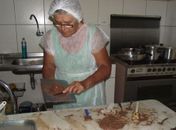 Páscoa: Arapiraquenses optam por ovos de chocolate caseiros