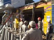 Marquise de loja desaba e atinge vendedora ambulante no Centro