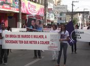 Ato público invade as ruas pedindo elucidação do assassinato de professora