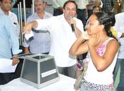 Famílias participam de sorteio para localização das casas