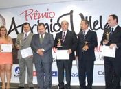 Prefeito Luciano Barbosa recebe prêmio José Aprígio Vilela