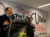 Prefeito dedica prêmio de Gestão Pública a antecessores