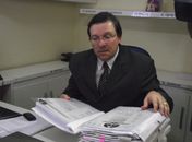 Jiz João Luiz de Azevedo Lessa lendo a sentença dos padres