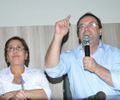Luciano Barbosa ao lado de Célia Rocha