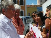 Estudantes da Ufal Arapiraca fazem manifestação em Penedo e são recebidos pelo governador