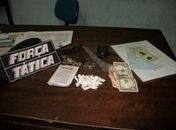 Força Tática prende quadrilha com 28 pedras de ?crack? 