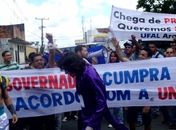 Estudantes da Ufal e Uneal protestam em solenidade do Governo do Estado