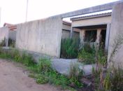 Obra abandonada vira esconderijo para usuários de drogas e assaltantes