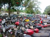 Cerca de 600 veículos foram "esquecidos" pelos donos no pátio do 3º BPM