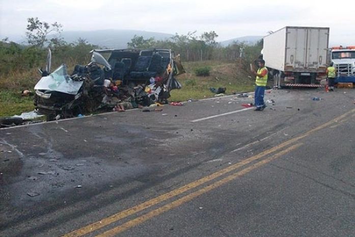 PRF divulga nomes dos nove taperenses mortos em acidente na Bahia