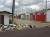 Moradores reclamam de coleta irregular de lixo em loteamento