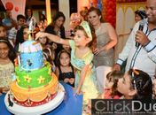 Ana Sophia no “Mundo das Princesas” e dedinhos “fura bolo”!